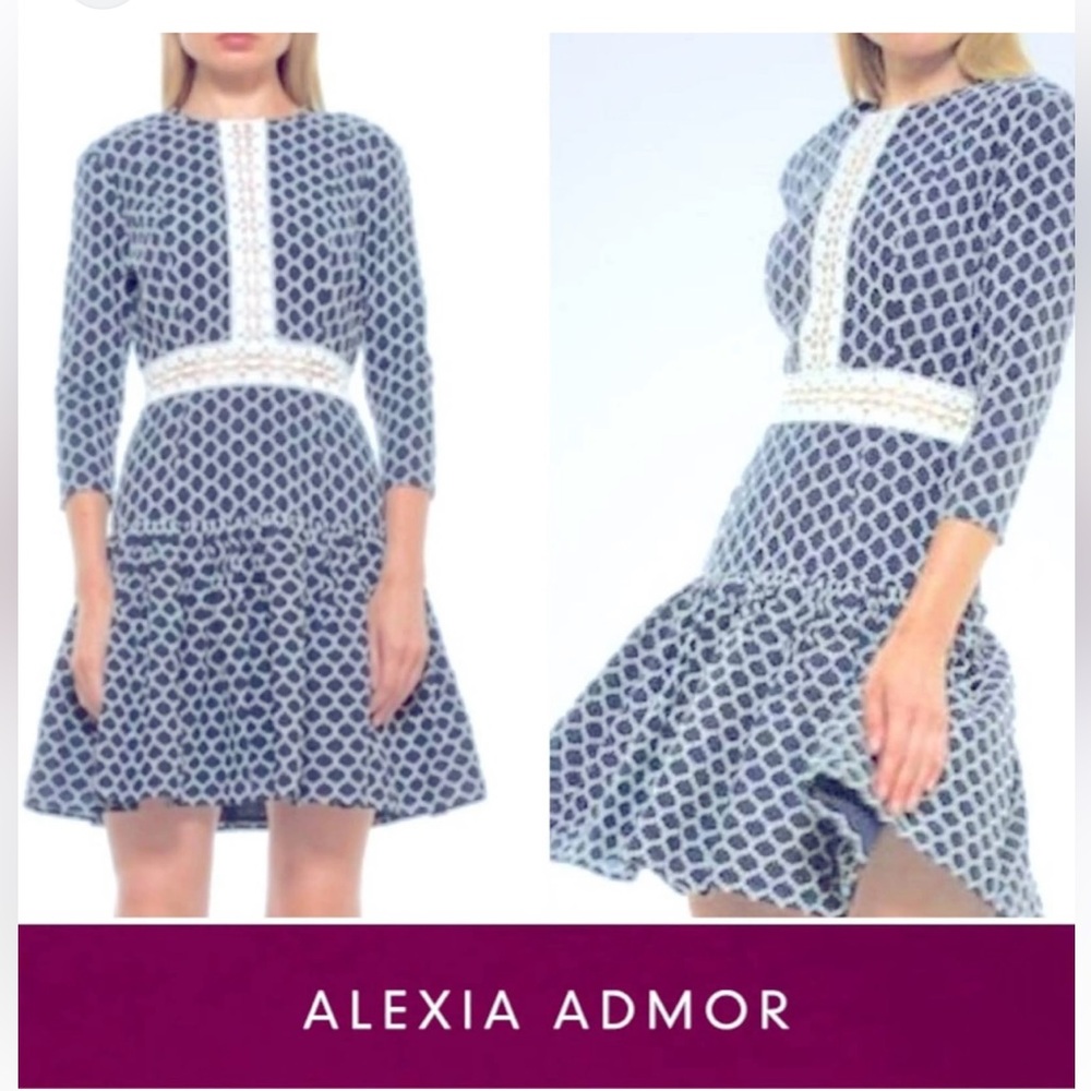 NWOT Alexa Admor Navy and White Above Knee Mini Dress. Size 10 Fully lined.